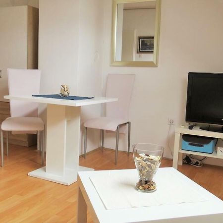 Mia Airport Studio Apartment - 0-24H Self Check In&Out - Parking On Site Velika Gorica Bagian luar foto