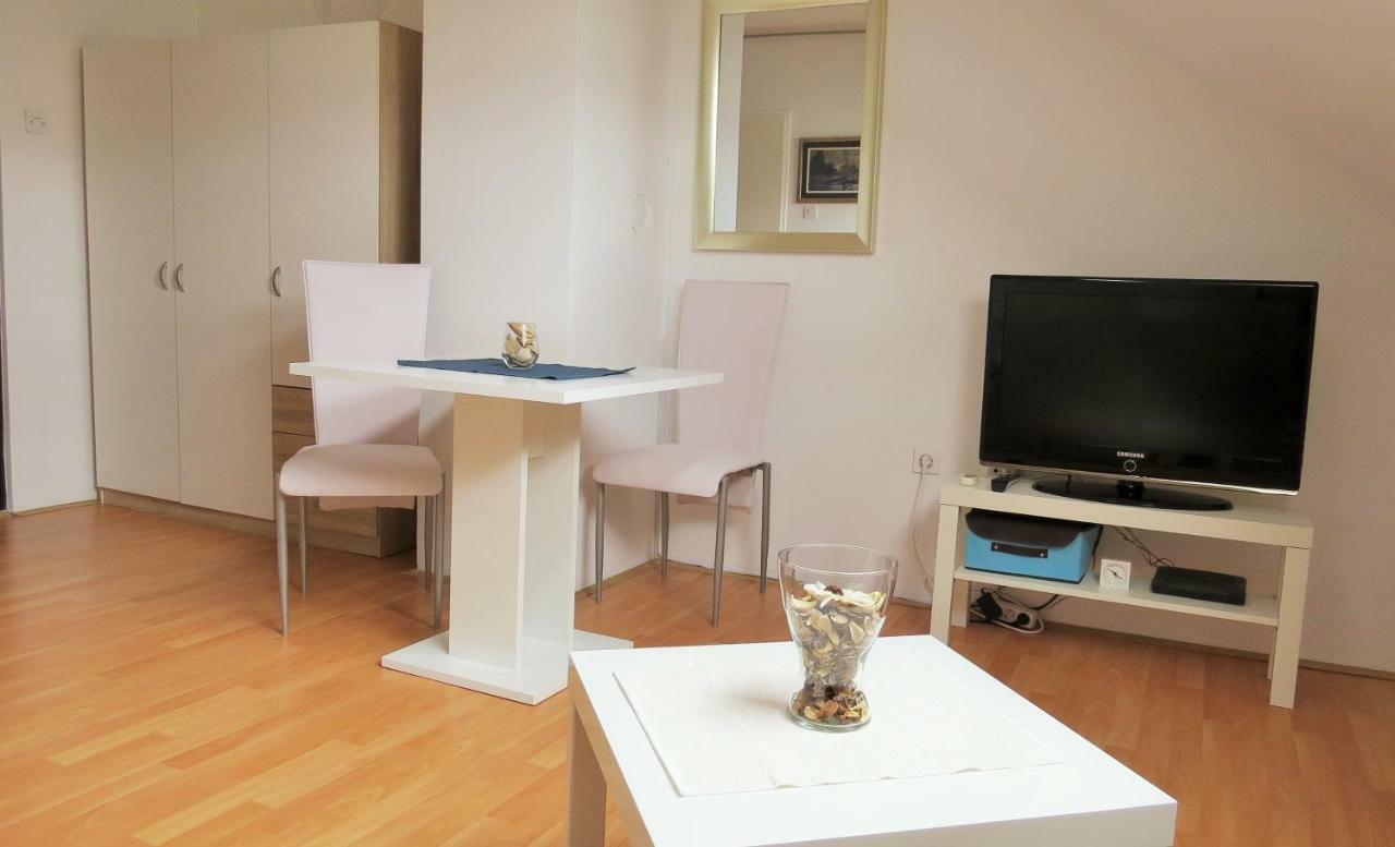 Mia Airport Studio Apartment - 0-24H Self Check In&Out - Parking On Site Velika Gorica Bagian luar foto