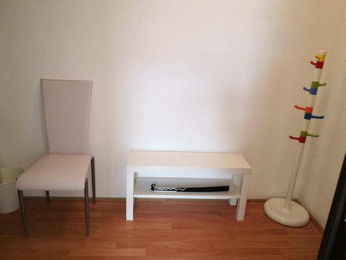 Mia Airport Studio Apartment - 0-24H Self Check In&Out - Parking On Site Velika Gorica Bagian luar foto
