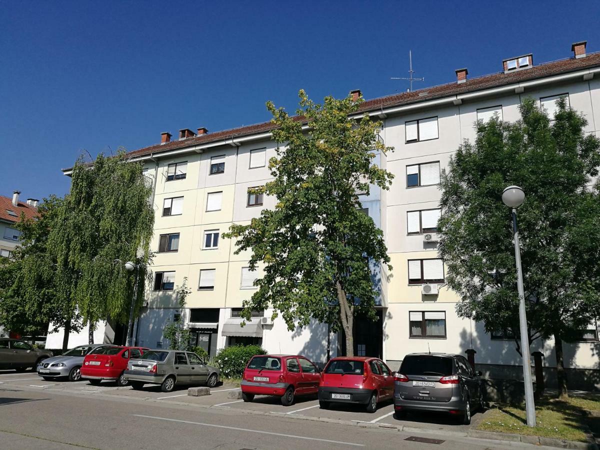 Mia Airport Studio Apartment - 0-24H Self Check In&Out - Parking On Site Velika Gorica Bagian luar foto
